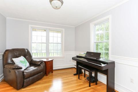 19 Maple St, Mashpee, MA 02649 photo 5