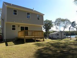 7 Beach Ave, Bourne, MA 02532 photo 3