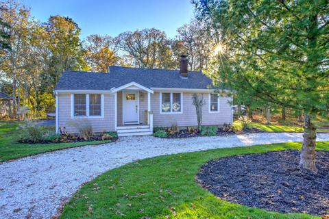 281 School St, Cotuit, MA 02635 photo 1