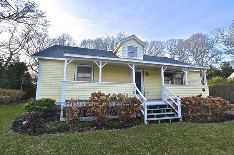 287 County Rd, Oak Bluffs, MA 02557 photo 2