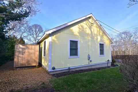 287 County Rd, Oak Bluffs, MA 02557 photo 4
