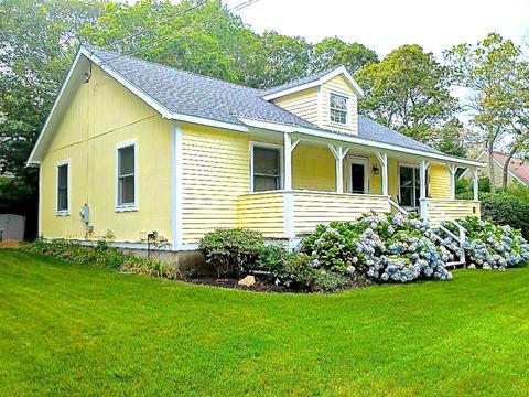 287 County Rd, Oak Bluffs, MA 02557 photo 1