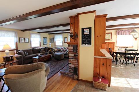 11 Walley Ct, Hyannis, MA 02601 photo 4