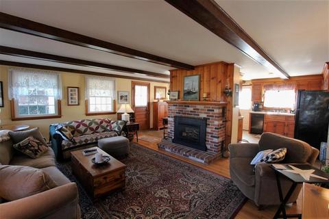 11 Walley Ct, Hyannis, MA 02601 photo 3