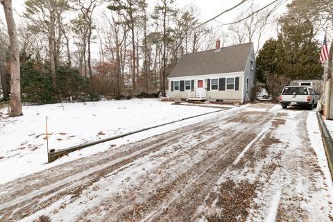 45 Pinecrest Ave, Mashpee, MA 02649 photo 1