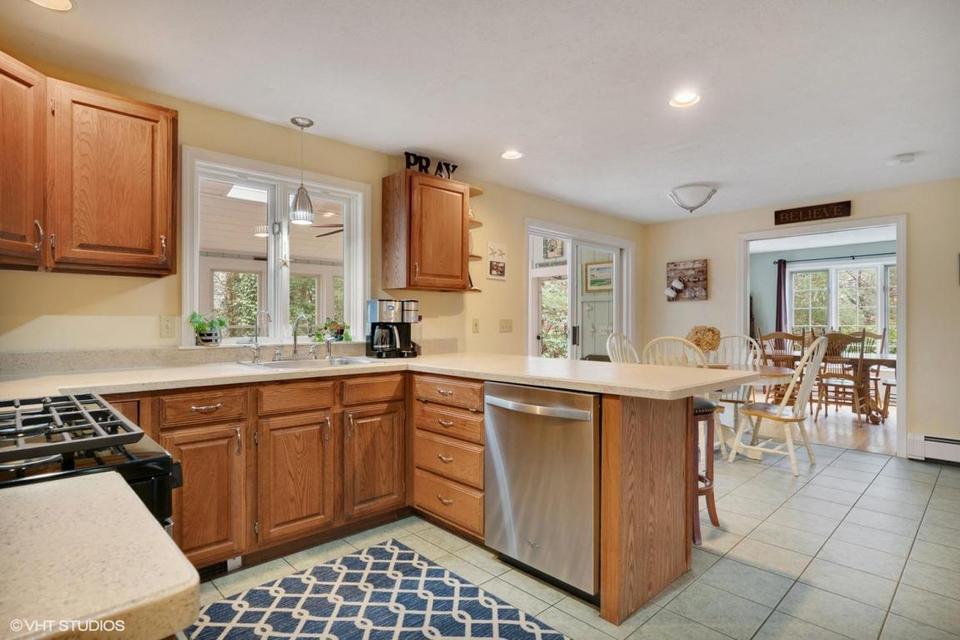  12 Sedgewick Ln, Sandwich, MA 02563 photo 4