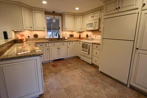 4 Crows Nest Dr, Bourne, MA 02532 photo 4