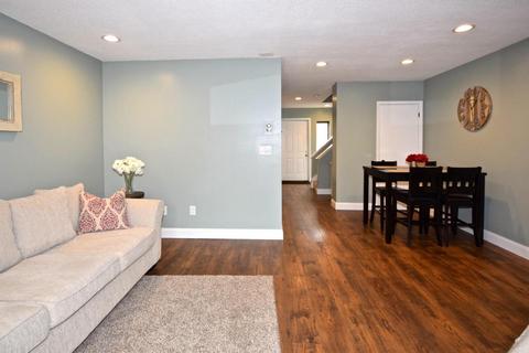 8 Roundhouse Rd, Bourne, MA 02532 photo 2