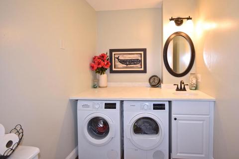 8 Roundhouse Rd, Bourne, MA 02532 photo 3