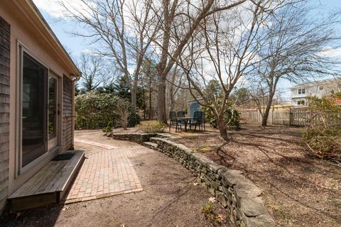 79 Santuit Rd, Cotuit, MA 02635 photo 4