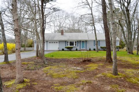 56 Thoreau Dr, Centerville, MA 02632 photo 1
