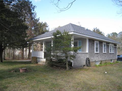 70 Pine Grove Ave, Hyannis, MA 02601 photo 2