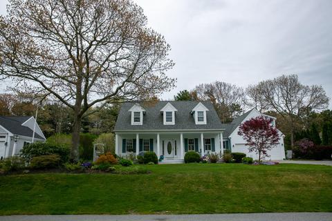 32 Bayshore Dr, Mashpee, MA 02649 photo 1