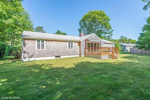366 Nottingham Dr, Centerville, MA 02632 photo 2