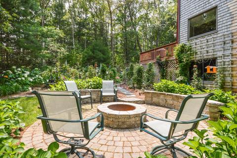 11 Ash St, Mashpee, MA 02649 photo 2