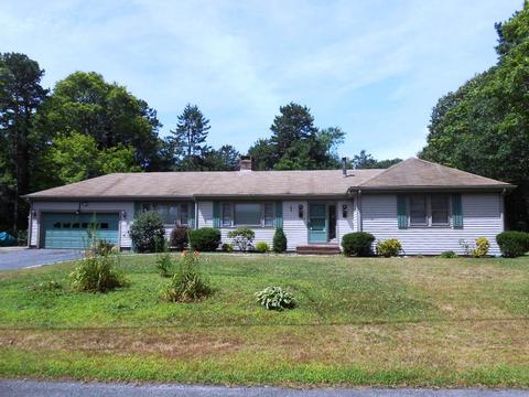 109 Ralyn Rd, Cotuit, MA 02635 photo 1