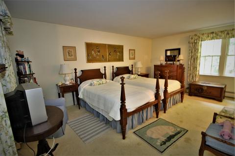 10 Cotuit Bay Dr, Cotuit, MA 02635 photo 12