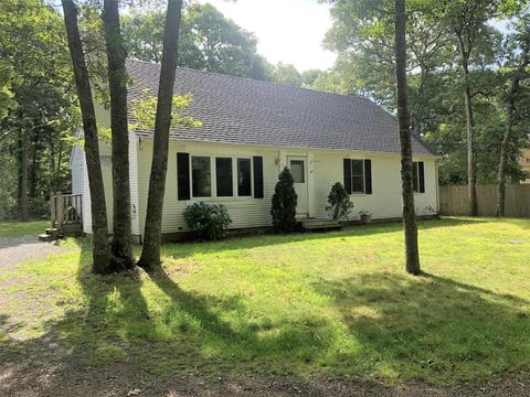 76 Ellsworth Rd, Hyannis, MA 02601 photo 1
