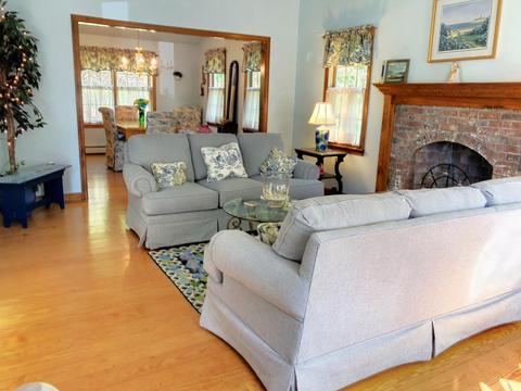 37 Monomoscoy Rd, Mashpee, MA 02649 photo 8