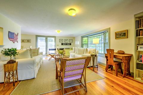 111 Cedar St, West Barnstable, MA 02668 photo 4