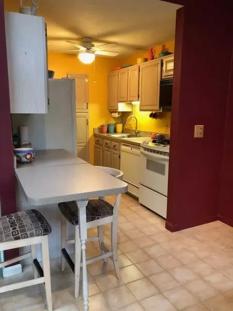 28 Harbor Hill Dr, Bourne, MA 02532 photo 3