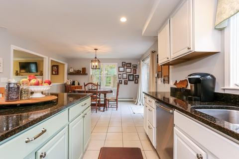 8 Fellowship Cir, West Wareham, MA 02576 photo 10