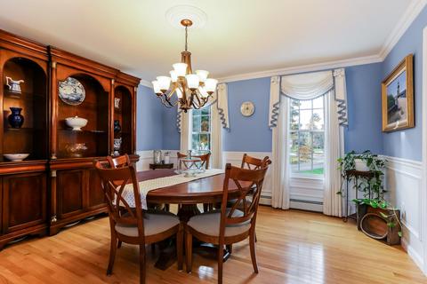 8 Fellowship Cir, West Wareham, MA 02576 photo 4