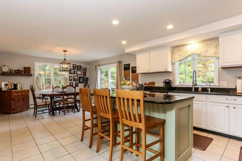8 Fellowship Cir, West Wareham, MA 02576 photo 11