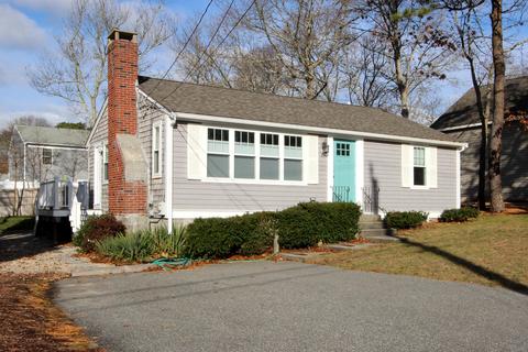17 Bearse Rd, Mashpee, MA 02649 photo 1