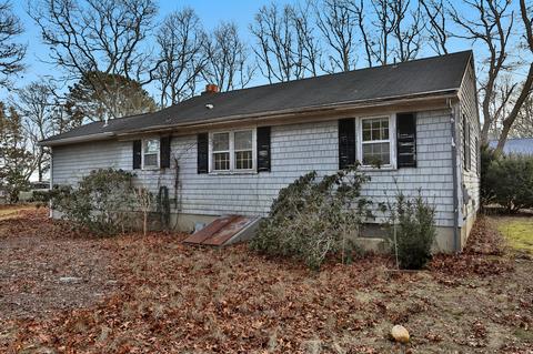 18 Menemsha Rd, Popponesset, MA 02649 photo 3