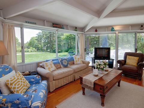 25 Vineyard Rd, Cotuit, MA 02635 photo 7