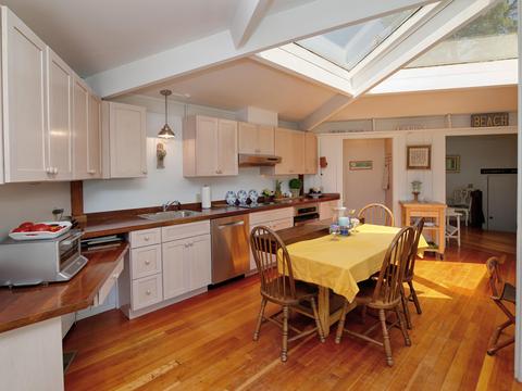 25 Vineyard Rd, Cotuit, MA 02635 photo 6