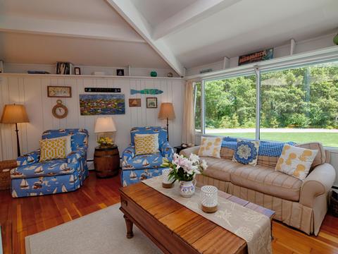 25 Vineyard Rd, Cotuit, MA 02635 photo 8
