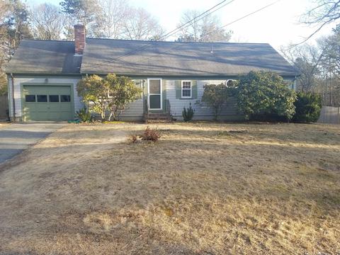 9 Pineview Dr, Cotuit, MA 02635 photo 1