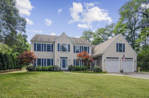 135 Cedar St, West Barnstable, MA 02668 photo 3