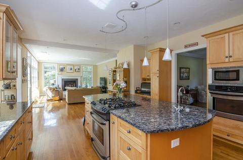 135 Cedar St, West Barnstable, MA 02668 photo 8