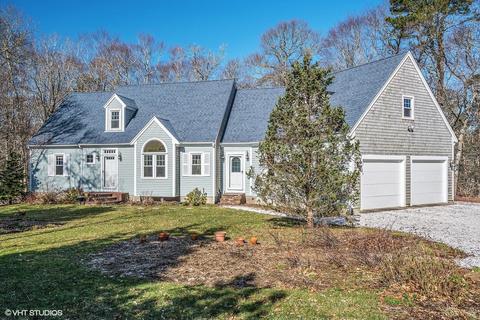 52 Schooner Dr, Cotuit, MA 02635 photo 2