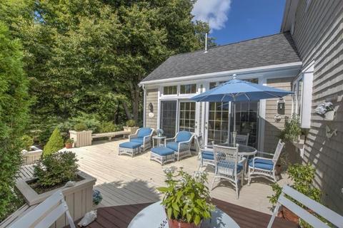 36 Forsyth Ct, Cotuit, MA 02635 photo 2