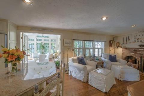 36 Forsyth Ct, Cotuit, MA 02635 photo 9