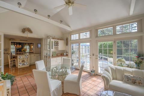 36 Forsyth Ct, Cotuit, MA 02635 photo 3