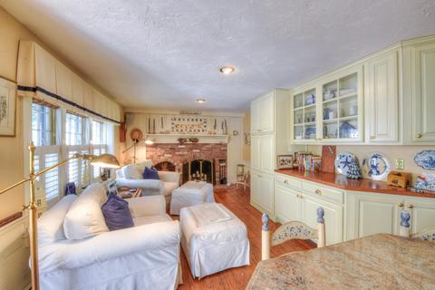 36 Forsyth Ct, Cotuit, MA 02635 photo 8