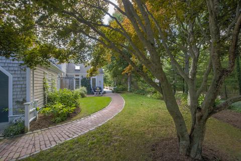36 Forsyth Ct, Cotuit, MA 02635 photo 4