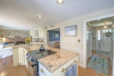 36 Forsyth Ct, Cotuit, MA 02635 photo 13