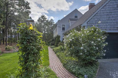 36 Forsyth Ct, Cotuit, MA 02635 photo 5