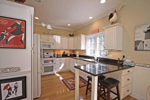 4 Prestwick Ln, Mashpee, MA 02649 photo 2
