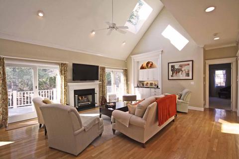 4 Prestwick Ln, Mashpee, MA 02649 photo 8