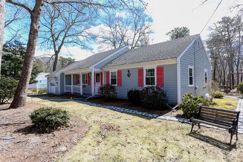59 Hitching Post Ln, Centerville, MA 02632 photo 2