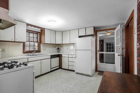 88 Knotty Pine Ln, Centerville, MA 02632 photo 9