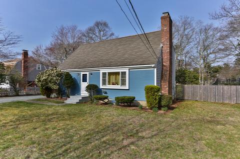 9 Arrowhead Dr, Hyannis, MA 02601 photo 1