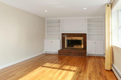 9 Arrowhead Dr, Hyannis, MA 02601 photo 4